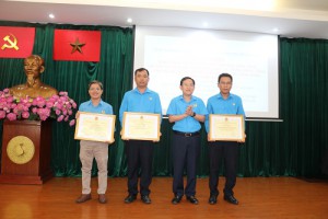 Tập thể, cá nhân Công đoàn cơ sở Cảng vụ đường thủy nội địa  vinh dự đón nhận bằng khen của Tổng Liên đoàn Lao động Việt Nam  và Liên đoàn Lao động thành phố Hồ Chí Minh