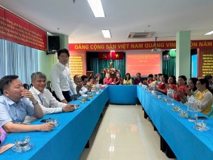 Tôn vinh nữ viên chức, người lao động nhân ngày 20/10 tại Cảng vụ Đường thủy nội địa