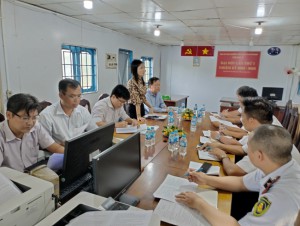 Đồng chí Lê Thị Ngọc Thanh – Phó Bí thư Đảng ủy Sở Giao thông vận tải  tham dự sinh hoạt Chi bộ 2 định kỳ tháng 11/2022