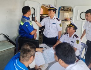 Cảng vụ ĐTNĐ TP. Hồ Chí Minh kiểm tra việc chấp hành  các quy định của pháp luật tại các cảng, bến thủy nội địa