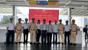 Phối hợp Thủy Đội - Cảnh sát đường thủy TP. HCM thực hiện  Hội nghị tuyên truyền pháp luật